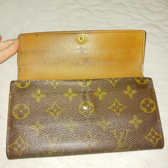 Vintage Louis Vuitton Wallet - Picture 6 of 15